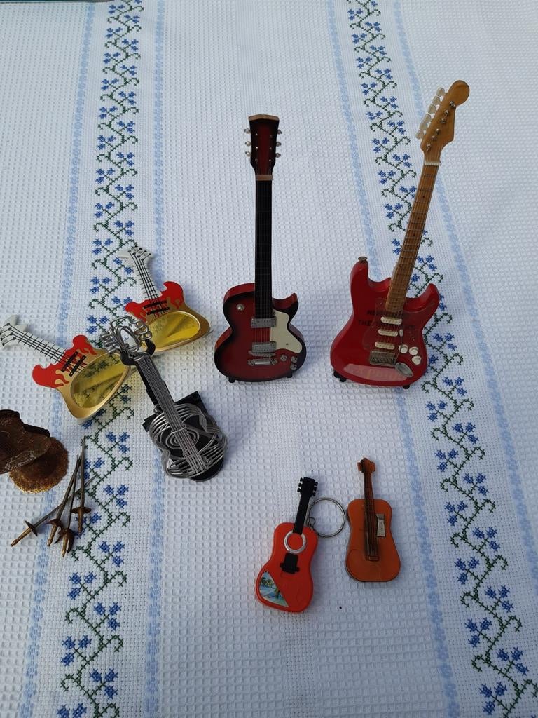 Guitare Gadgets, Musique & Instruments, Instruments à corde | Autre, Enlèvement, Comme neuf
