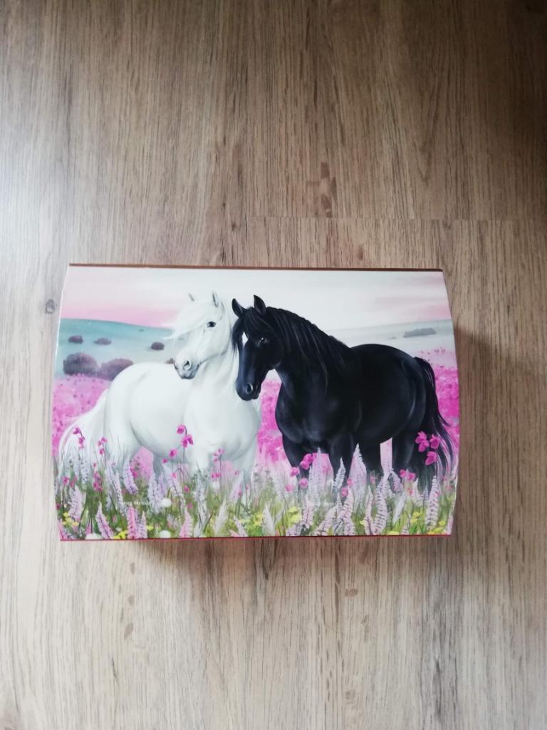 Boîte à bijoux Miss Melody "chevaux" bleu ou rose, Ophalen of Verzenden, Zo goed als nieuw