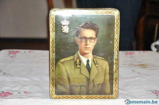 *ancienne boite en fer chocolat victoria roi baudouin, Antiquités & Art, Enlèvement ou Envoi