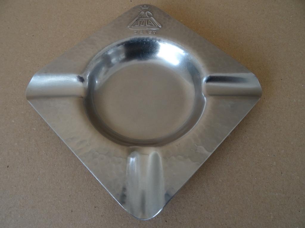 Art deco asbak Sola Zeist asbak Art deco nieuw 1940-1950, Verzamelen, Rookartikelen, Aanstekers en Luciferdoosjes, Zo goed als nieuw