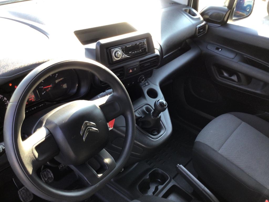 citroen berlingo 15hdi 2019 72000km 12400e alles in, Auto's, Bestelwagens en Lichte vracht, Voorwielaandrijving, Stof, https://public.car-pass.be/vhr/8f41452b-2e13-4518-9add-8c8459d157ad
