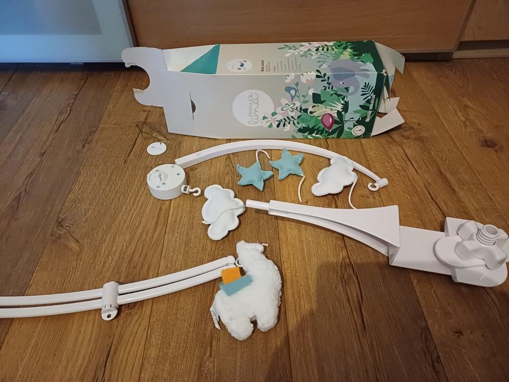 Muziekmobiel Lama Pouce et Lina, Kinderen en Baby's, Ophalen, Zo goed als nieuw, Mobiel, Met geluid
