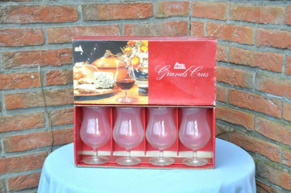 §4 verres  grand cru 38 cl, Collections, Vins, Enlèvement ou Envoi, Neuf, Vin rouge