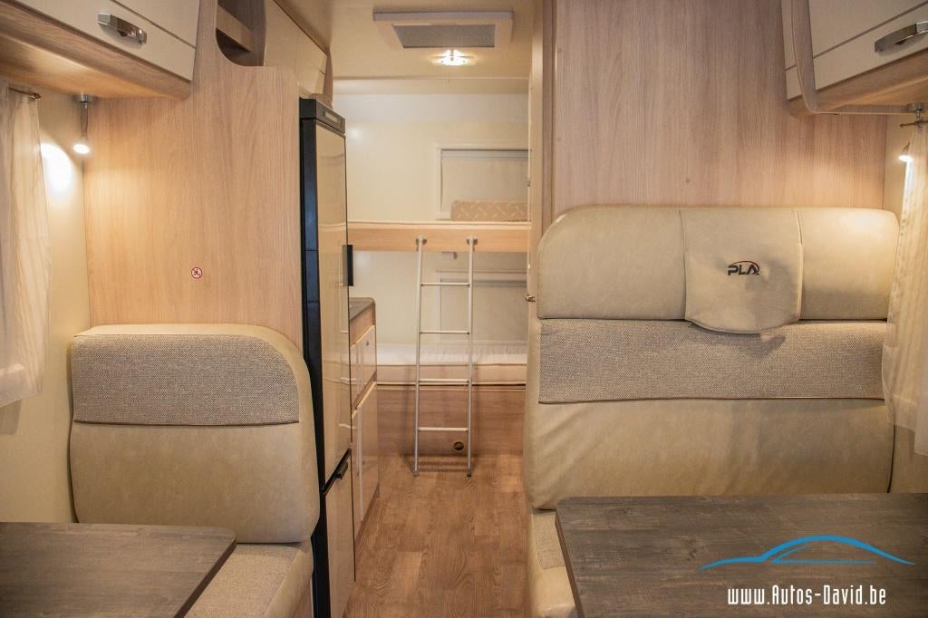 Alcôve PLA Cruiser H435 7 chambres/PANNEAU SOLAIRE/ATTELAGE, Autres marques, 6 à 7 mètres, Boîte manuelle, Réfrigérateur