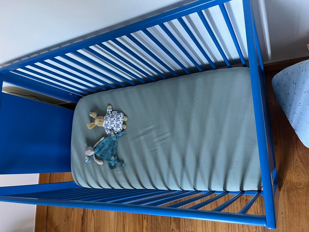 Petit lit d’enfant, Enfants & Bébés, Chambre d'enfant | Lits, Enlèvement, Utilisé, Matelas