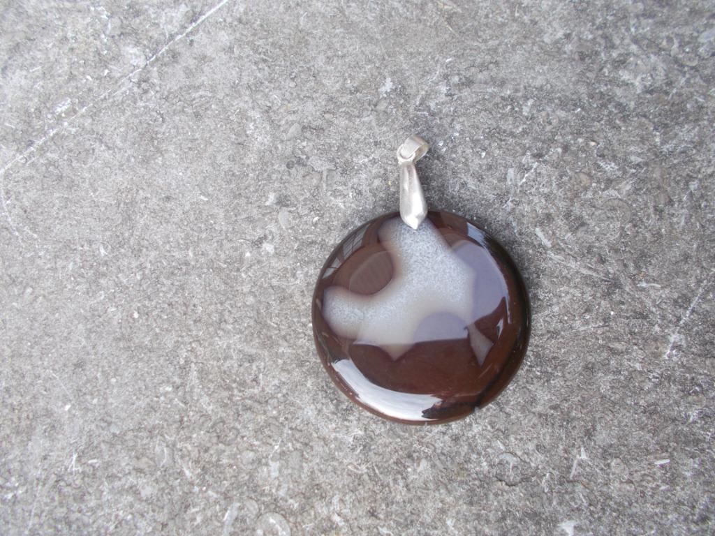 Ronde hanger in nieuw bruin en wit agaat, Ophalen of Verzenden, Nieuw, Wit