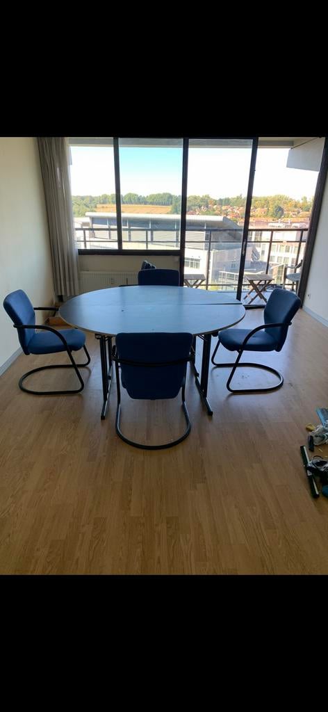 Grande table qui se scinde en deux et de se replie, Enlèvement, Utilisé