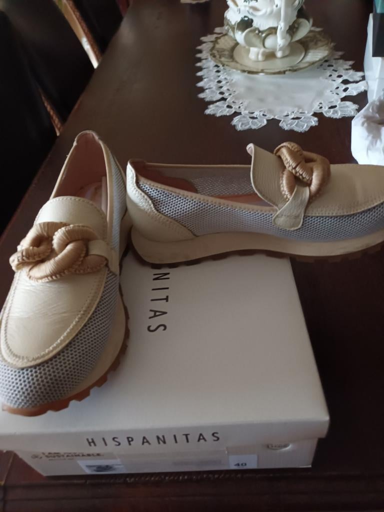 Volledig nieuw paar comfortabele schoenen e, Ophalen of Verzenden
