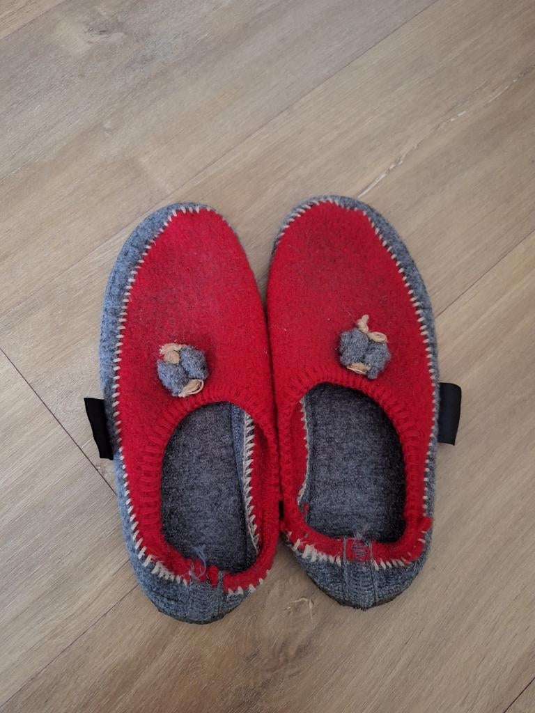 Pantoffels Giesswein, maat 38, Ophalen, Pantoffels of Sloffen, Gedragen, Rood