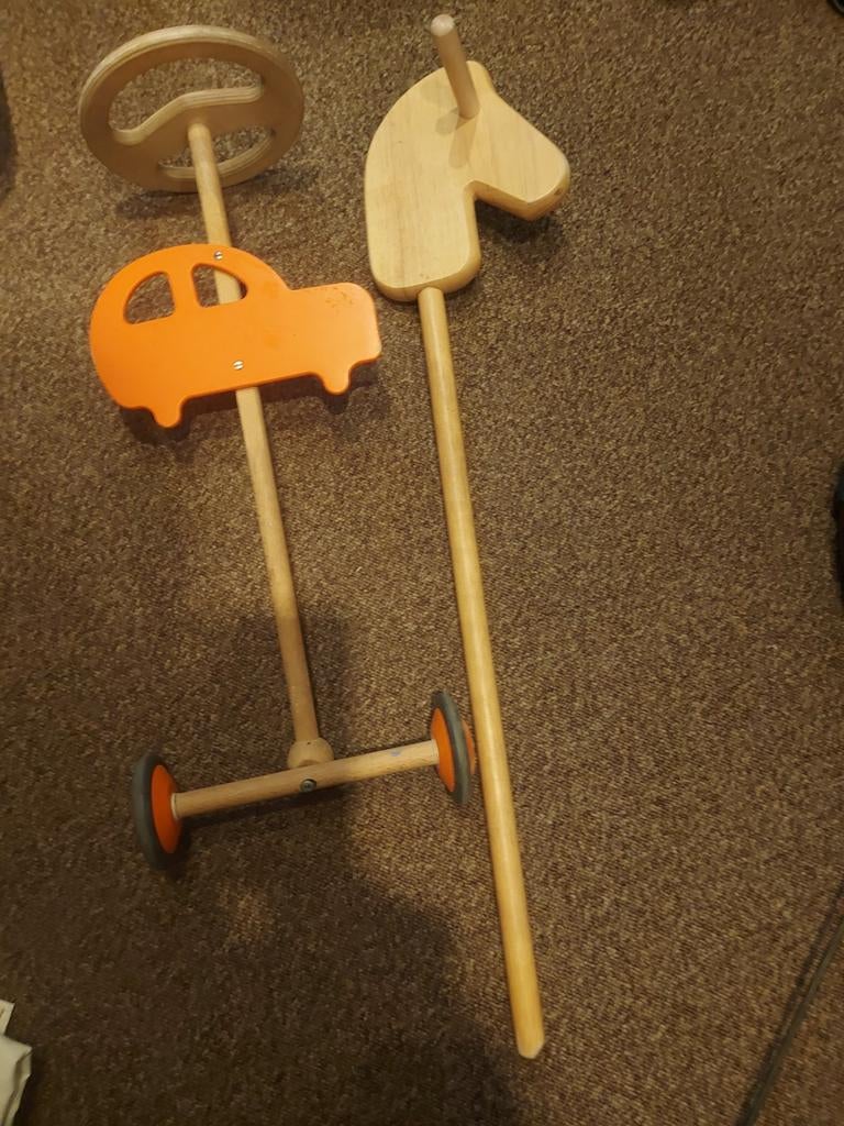 Houten speelgoed, Ophalen