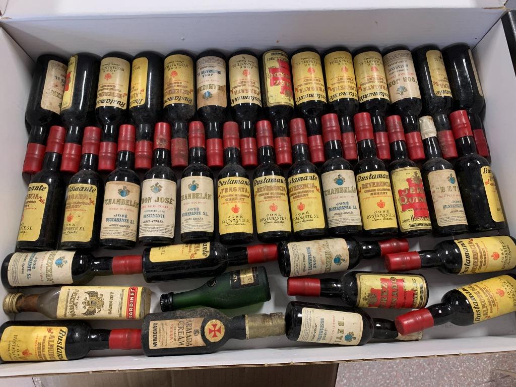 Grand lot de petites mini-bouteilles. Espagne Sherry, Enlèvement, Utilisé, Espagne, Autres types