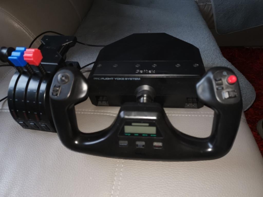 Saitek Pro flight yoke system, Computers en Software, Ophalen, Zo goed als nieuw