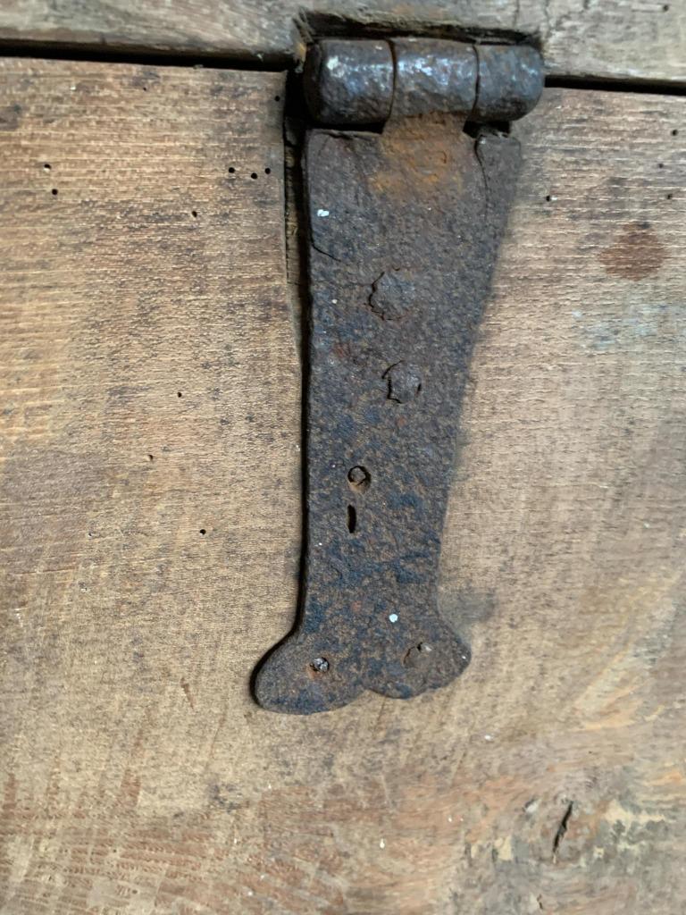 Mooie oude kist met werkend slot, Antiek en Kunst, Ophalen of Verzenden