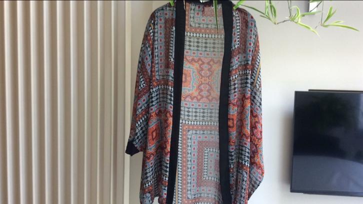 Nouveau paréo large à porter sur un maillot de bain, Enlèvement ou Envoi, Neuf, Autres couleurs, Autres types