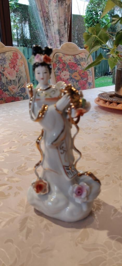 Chinees postuur 23, 5 CM hoog, Antiek en Kunst, Ophalen of Verzenden