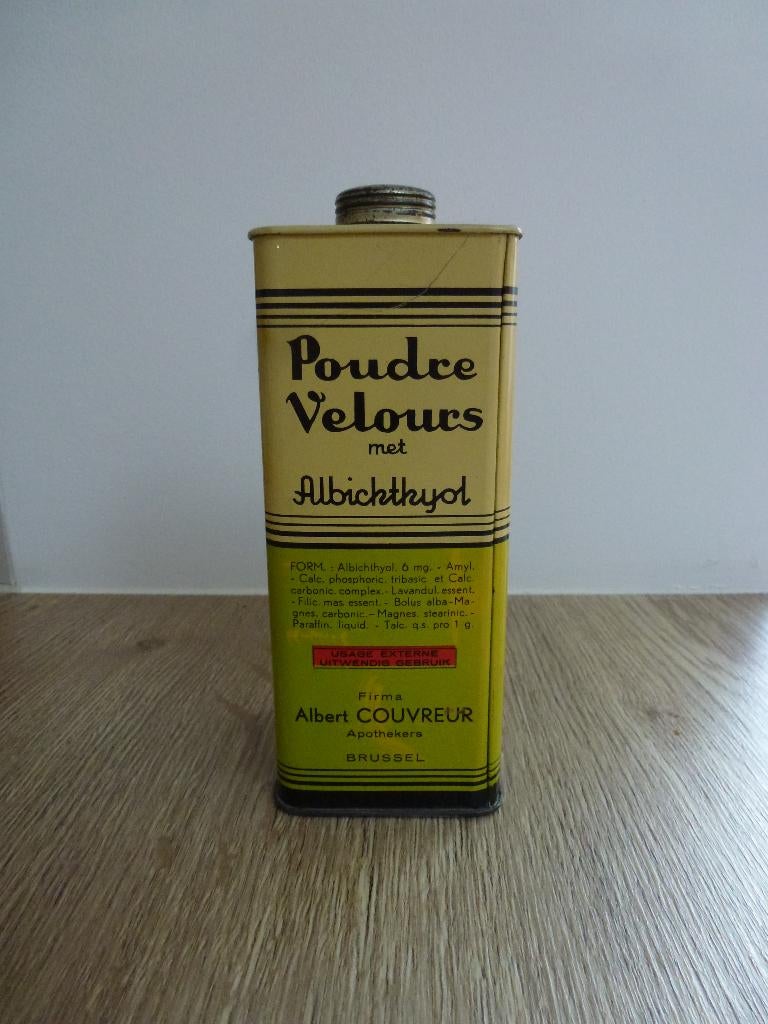 Oude fluwelen poederdoos „Albert Couvreur” (Bruxelles museum, Antiek en Kunst, Ophalen of Verzenden