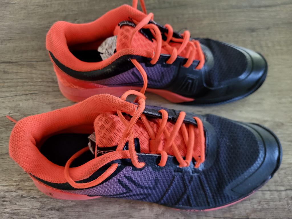 Sportschoenen maat 40 EU, Ophalen, Sportschoenen, Zo goed als nieuw, Jongen