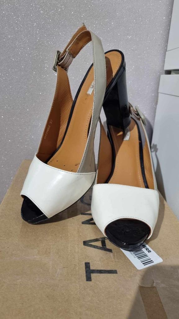 Chaussures sandale Geox 37 cuir brillant, Vêtements | Femmes, Chaussures, Porté, Escarpins, Autres couleurs, Envoi