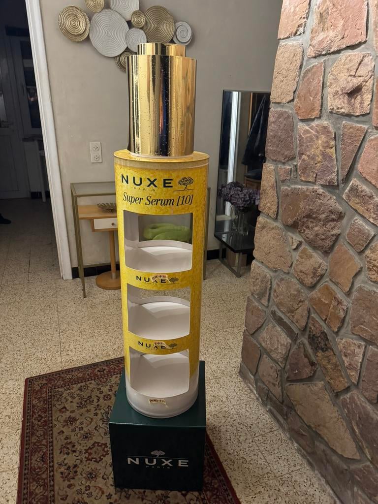 Nuxe-scherm, Huis en Inrichting, Kasten | Vitrinekasten, Ophalen, Zo goed als nieuw