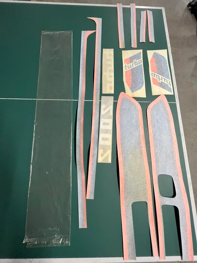 BMW 2002 TURBO E10 Stickersets, Auto-onderdelen, Carrosserie, BMW, Voor, Nieuw, Ophalen