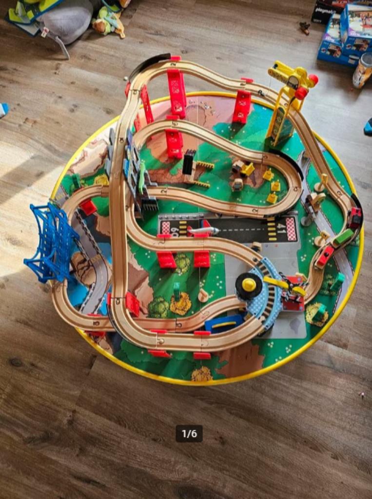Kidcraft table de train en bois, Enfants & Bébés, Jouets | Circuits, Enlèvement, Utilisé, Circuit, À monter soi-même