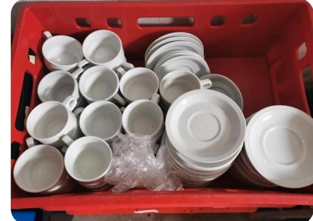 120 tal tassen en onderbordjes, Ophalen