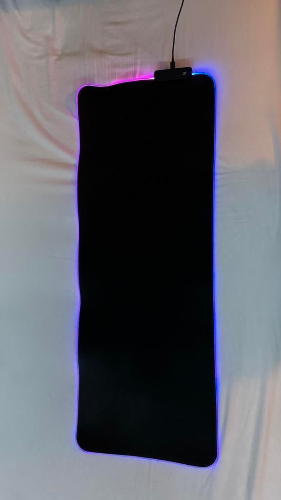 RGB muismat met usb kabel, Ophalen of Verzenden, Gaming muismat, Zo goed als nieuw, Overig