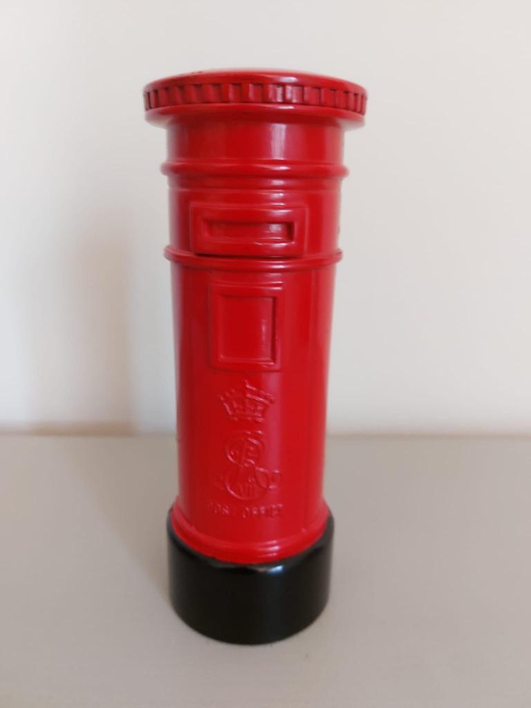 spaarpot UK rode brievenbus - UK hond, Verzamelen, Ophalen of Verzenden, Zo goed als nieuw, Metaal of Blik, Object of Gebouw