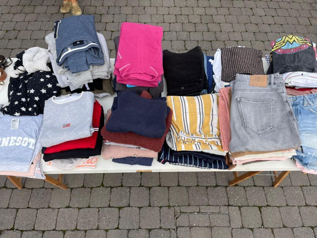 Lot de 50 vêtements femme, Enlèvement ou Envoi, Comme neuf, Taille 38/40 (M)