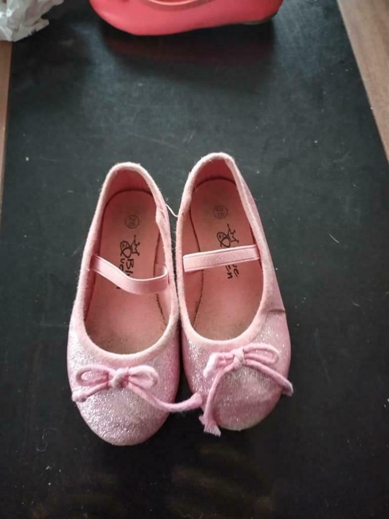 Sandales rose brillant taille 26, Enlèvement ou Envoi, Utilisé, Autres types, Fille