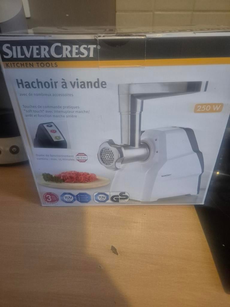 Hachoir a viande neuf jamais servi, Electroménager, Enlèvement ou Envoi