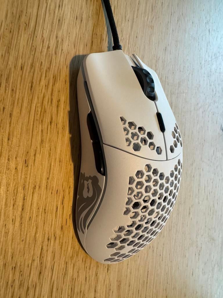 Glorious model O blanc mat - Souris de jeu, Souris, Comme neuf, Enlèvement, Souris de gaming