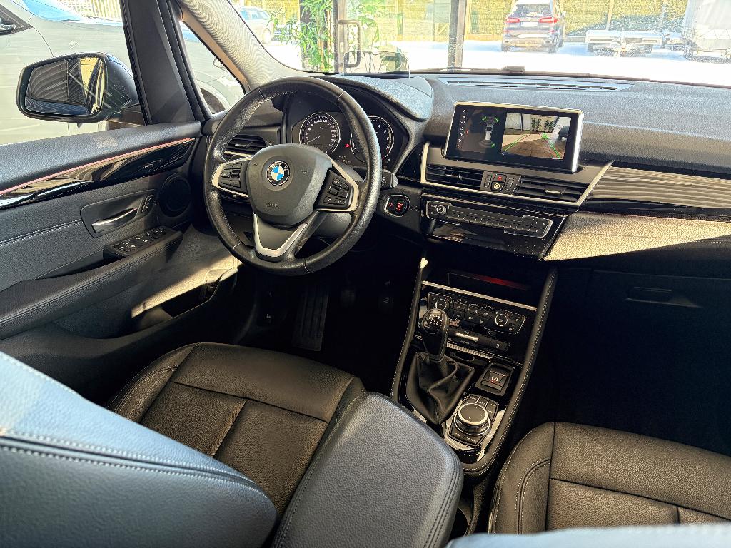 BMW 216i Gran Tourer - 2021 - 99.381km - Leder - Camera, Auto's, BMW, Voorwielaandrijving, Blauw, Leder, 3 cilinders
