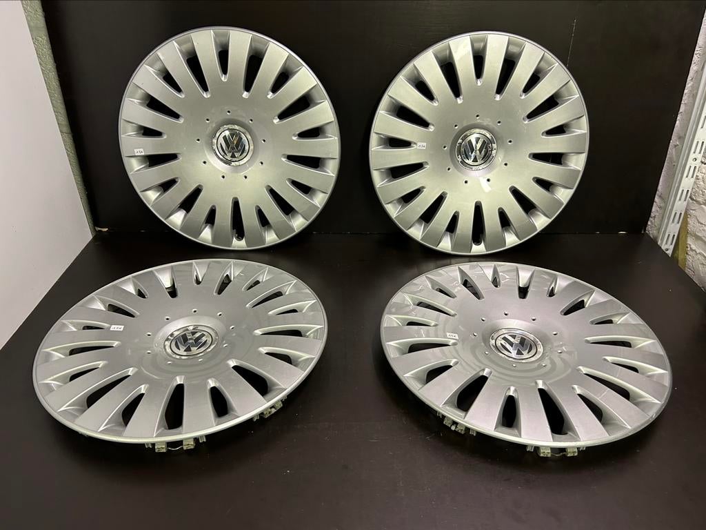 4 wieldoppen VW Caddy Passat Touran Golf 5,6,7,8 16", Auto diversen, Wieldoppen, Gebruikt