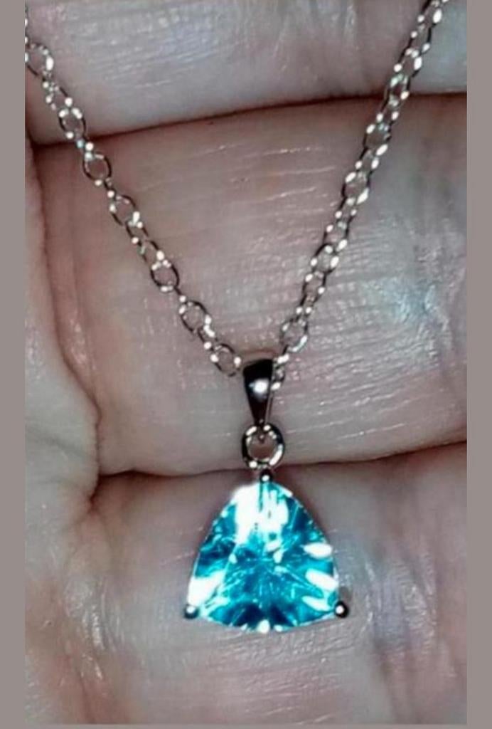 Pendentif en argent massif avec topaze bleue, Neuf, Enlèvement ou Envoi, Avec pierre précieuse, Bleu