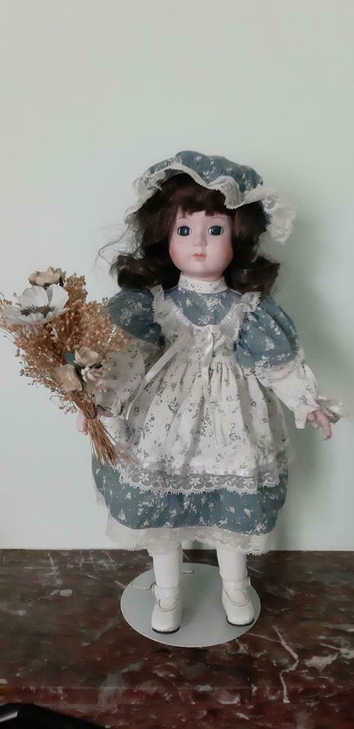 Poupée en porcelaine, Ophalen of Verzenden, Gebruikt, Pop