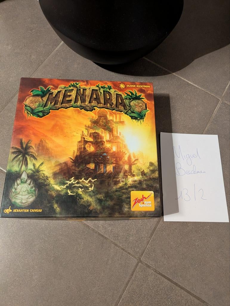 Menara, Hobby en Vrije tijd, Ophalen of Verzenden