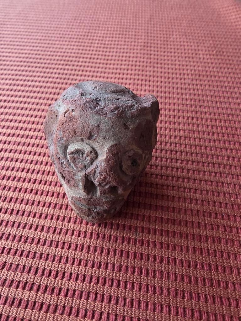 4 pièces d'archéologie, Enlèvement