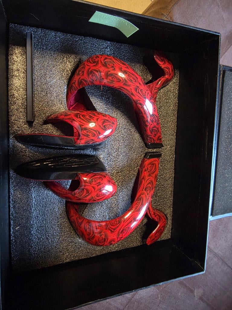 Designer heels Juliàn Hakes London, Kleding | Dames, Schoenen, Ophalen of Verzenden, Zo goed als nieuw, Schoenen met hoge hakken