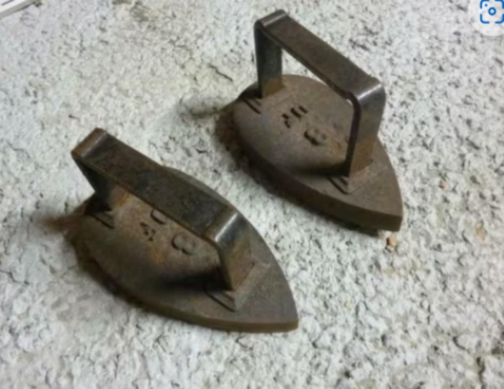 2 ijzeren strijkijzer antiek, Antiek en Kunst, Ophalen of Verzenden