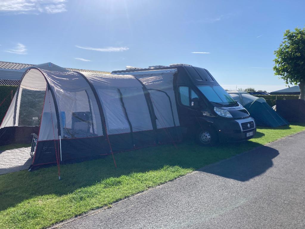 Bustent Bardani Riverside AIR, Caravans en Kamperen, Ophalen, Zo goed als nieuw, Overige merken