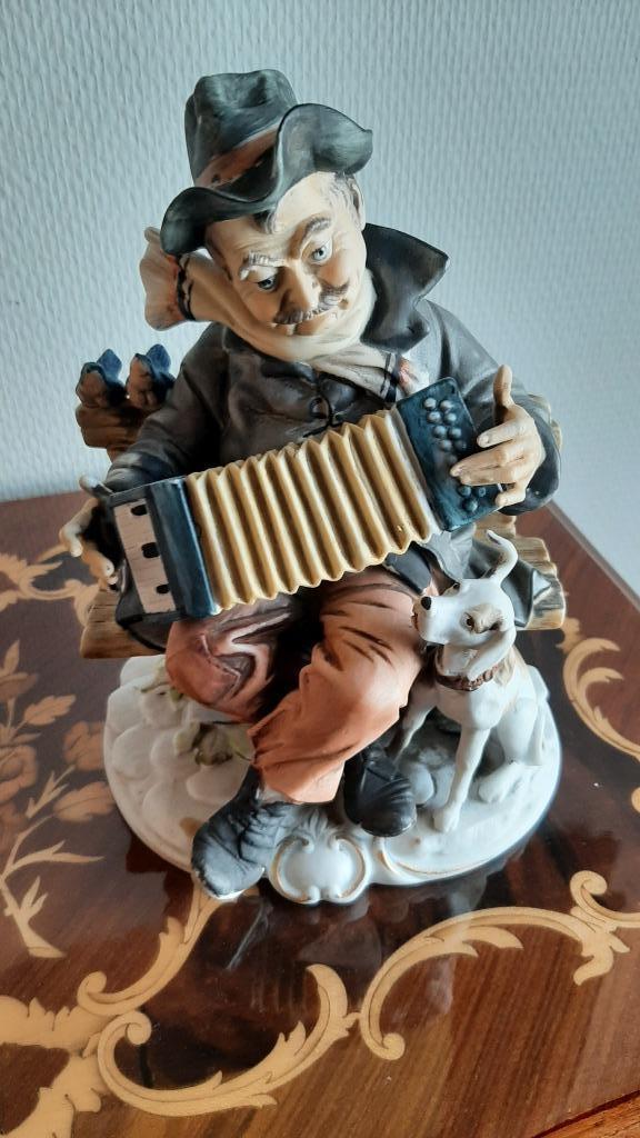 beeld in biscuit porselein, Enlèvement