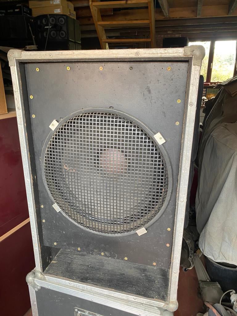 Baskast 18”, Audio, Tv en Foto, Luidsprekerboxen, Ophalen, Niet werkend