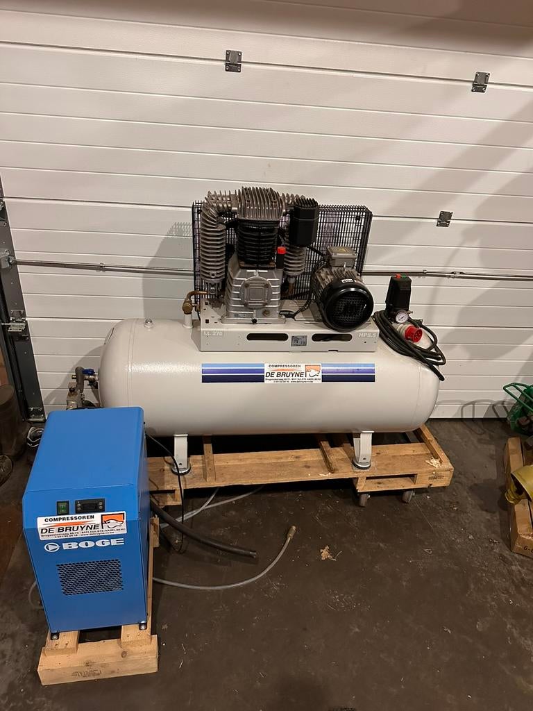 Compressor te koop, Doe-het-zelf en Bouw, 100 liter of meer, Ophalen, Zo goed als nieuw, 10 bar of meer