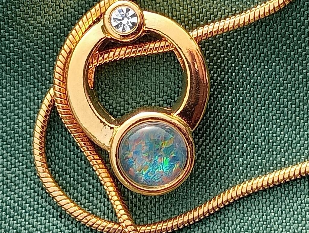 Collier triplet en opale fourrée en or 14 carats avec zircon, Bijoux, Sacs & Beauté, Colliers, Neuf, Enlèvement ou Envoi, Or, Avec pierre précieuse