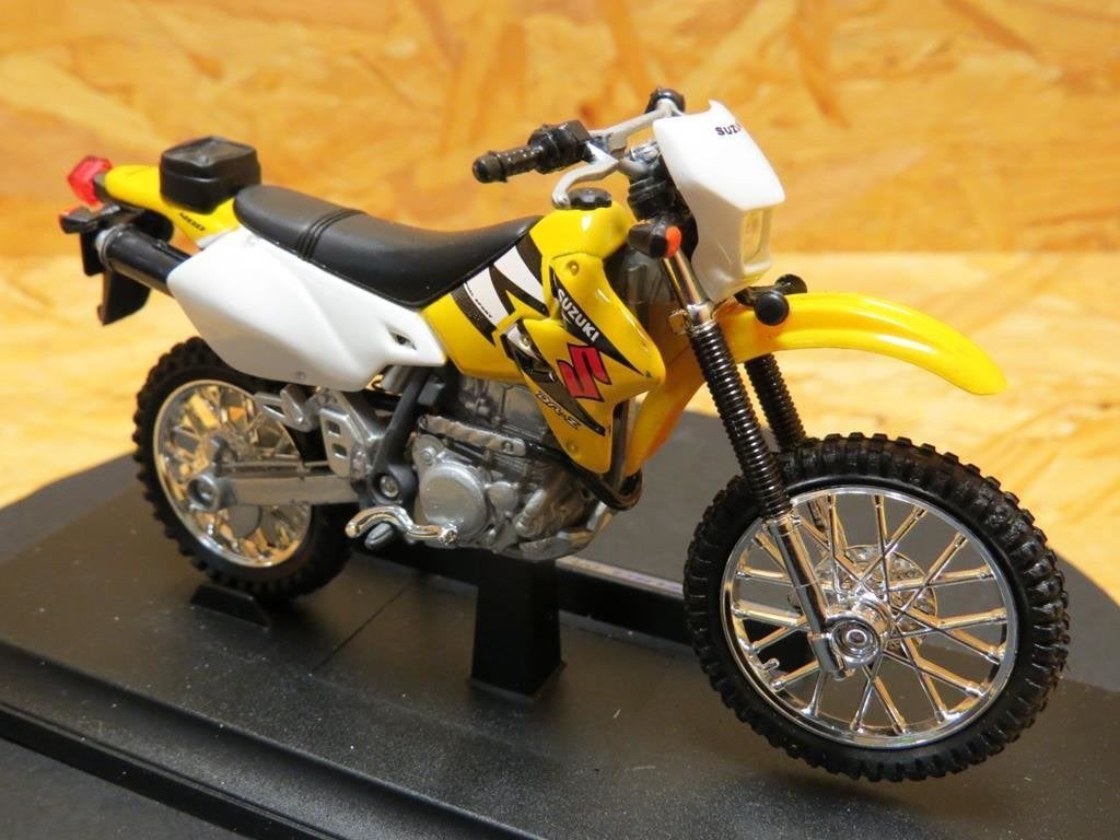 Suzuki DR-Z400S 1:18 12802 Welly, Ophalen of Verzenden, Nieuw, Motor, Welly