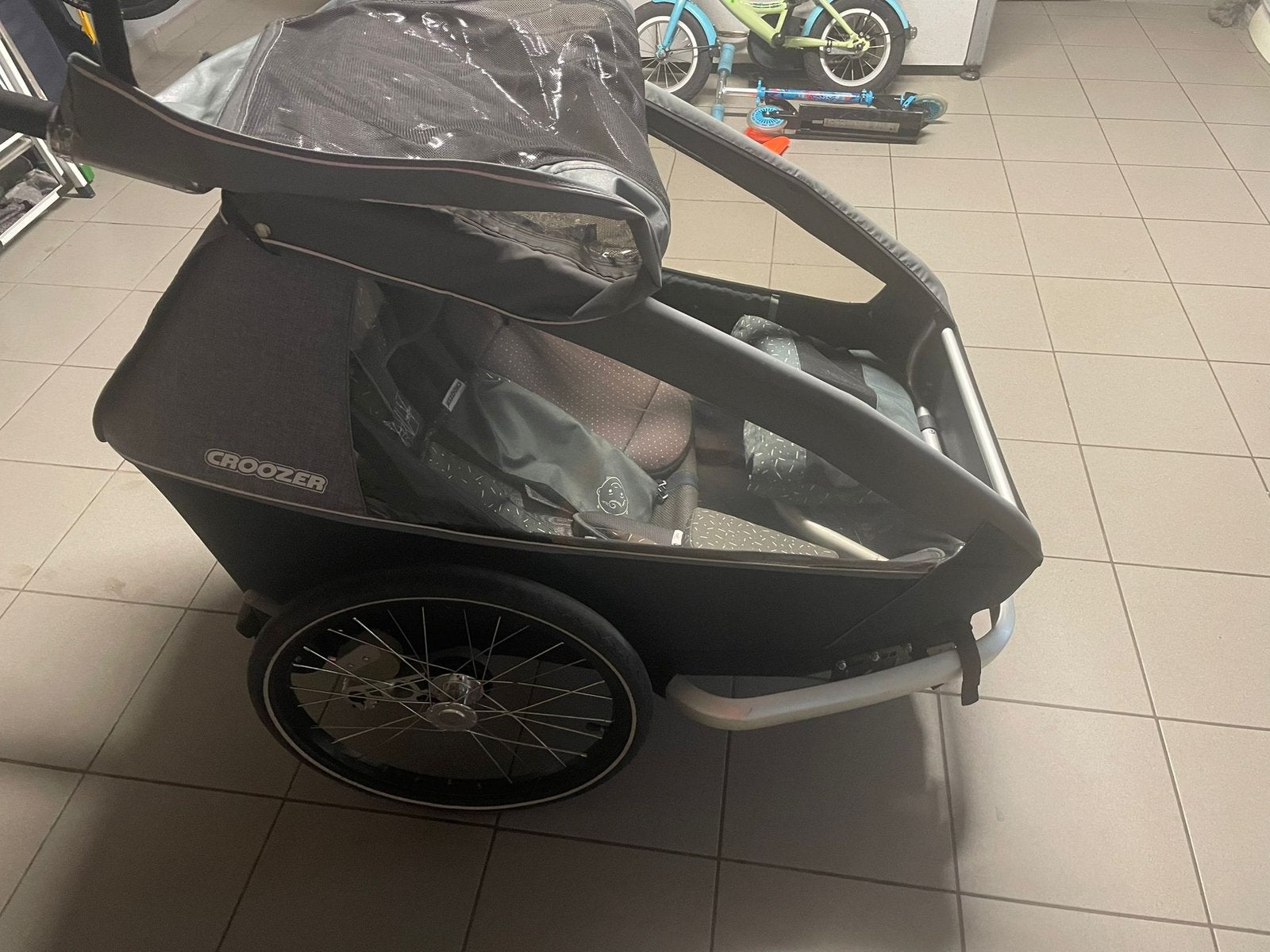 Croozer Kid Plus for 2 in zeer goede staat, Ophalen of Verzenden, Zo goed als nieuw, Vering