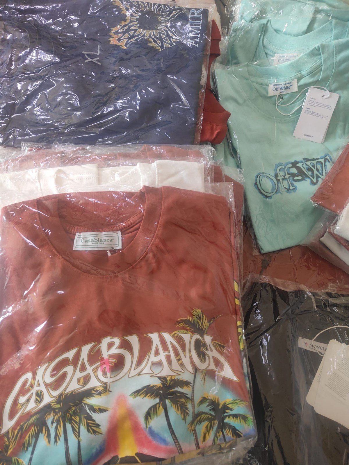 100 tee-shirt de marques, Enlèvement, Neuf