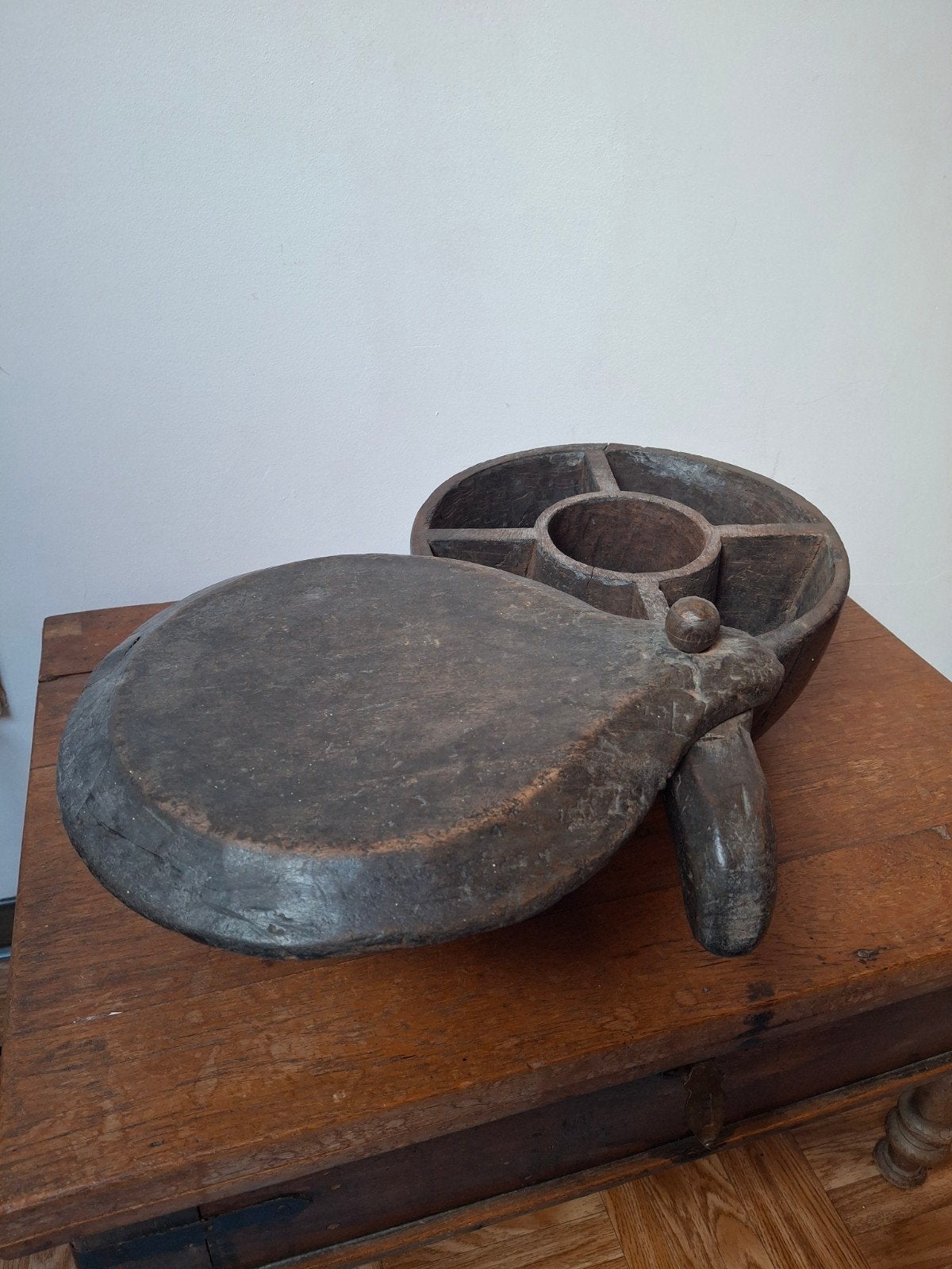 Authentieke Malinese houten bewaarpot met deksel – handgesne, Ophalen