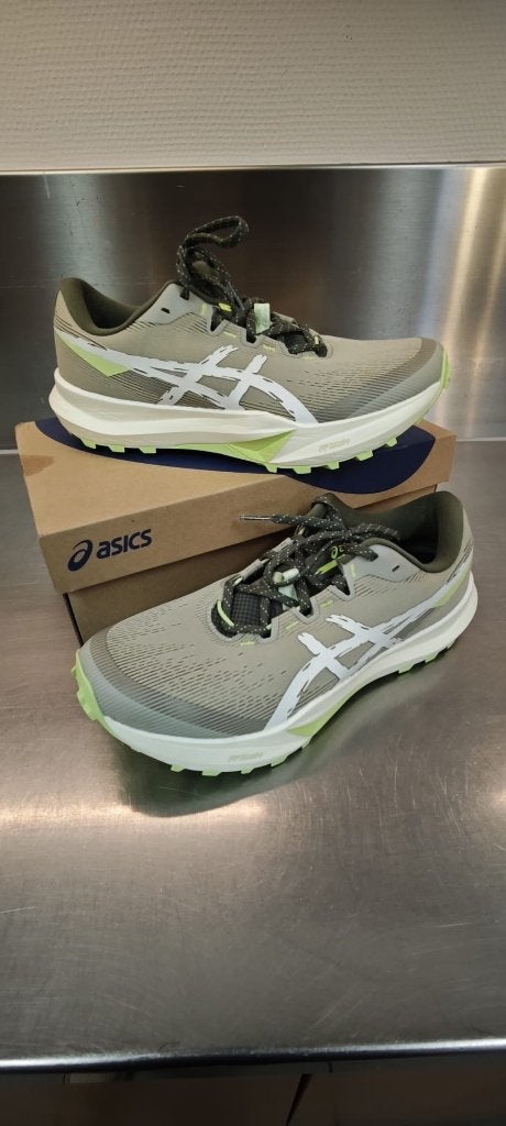 Chaussures de course Asics Fuji taille 42, Neuf, Course à pied, Chaussures de course à pied, Enlèvement